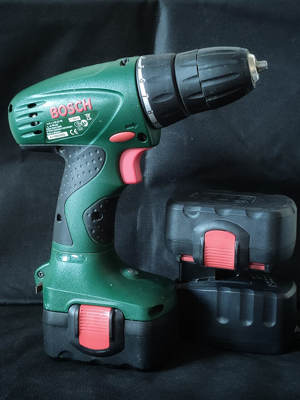 Bosch комбо сет: дупчалка + вибробургија + секачка